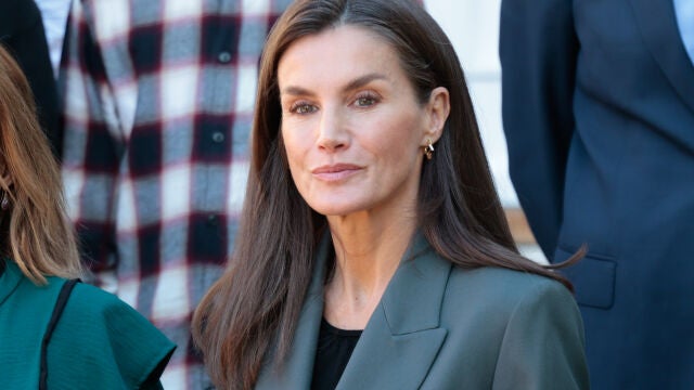 La Reina Letizia con pendientes de firma valenciana.