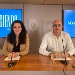 La nueva portavoz del Gobierno Local de Alicante, Cristina Cutanda, junto al también portavoz, Manuel Villar, hoy en rueda de prensa