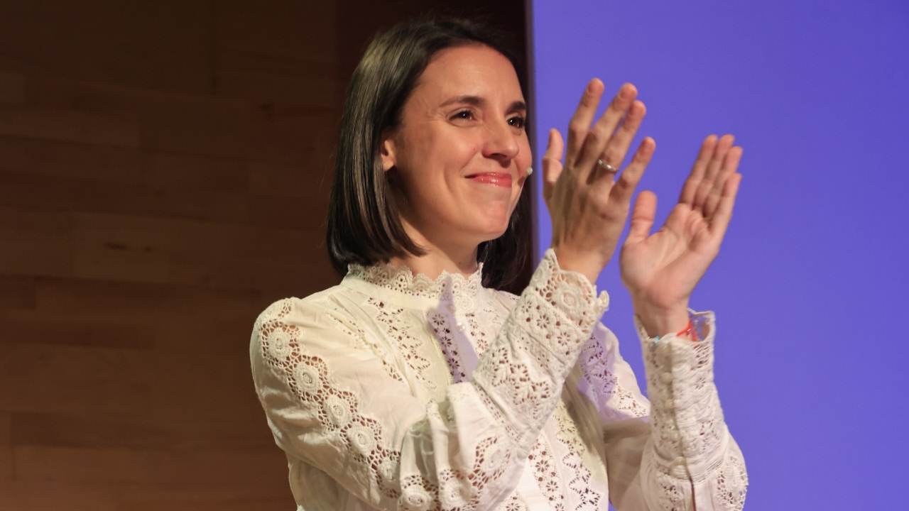 Desokupa amenaza a Irene Montero y convoca una quedada contra la presentación de su libro; ella responde: "La entrada será libre de fascistas"