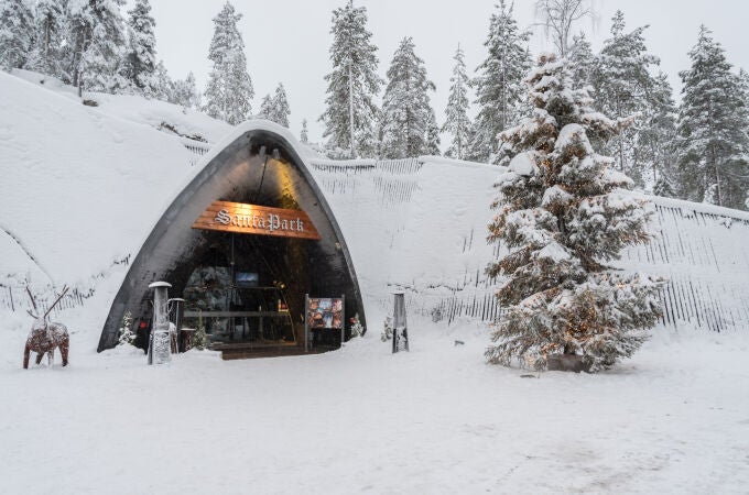 Entrada a Santa Park en Rovaniemi, Finlandia