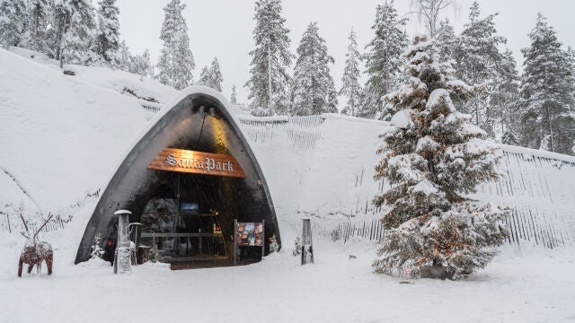 Entrada a Santa Park en Rovaniemi, Finlandia