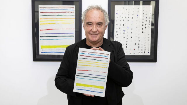 Ferran Adrià con su creación plástica