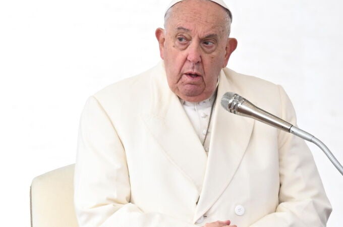 Pope Francis holds weekly General Audience