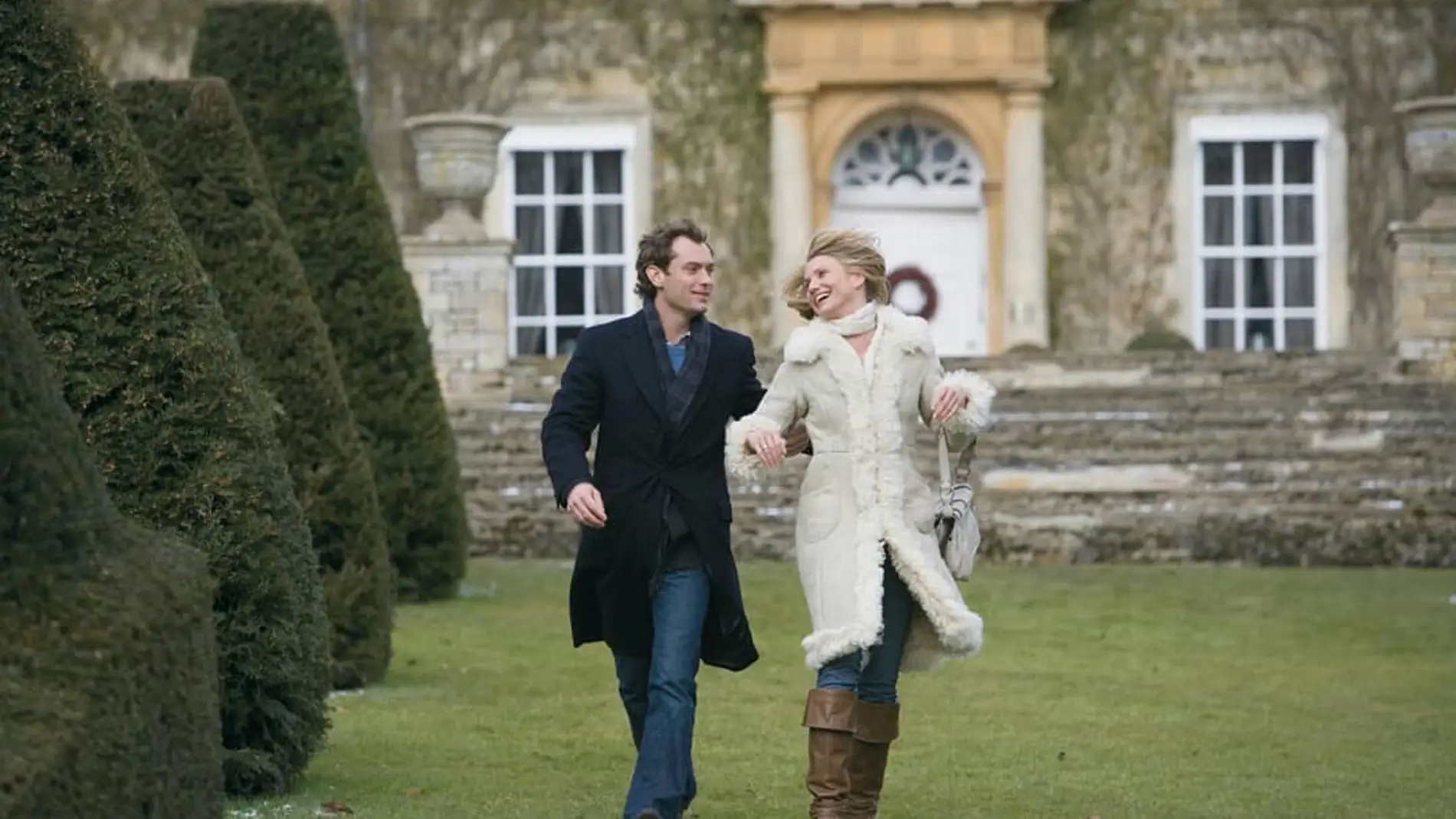 El abrigo dosmilero de Cameron Diaz en 'The Holiday'.