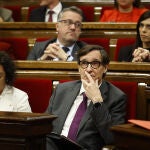 Sesión de control al presidente Salvador Illa en el Parlament de Cataluña