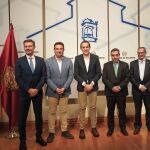 Conrado Íscar, Rafael Sáez, Roberto Díez, Pablo Martín y Carlos Yllera durante la presentación de la cata Ópera Prima