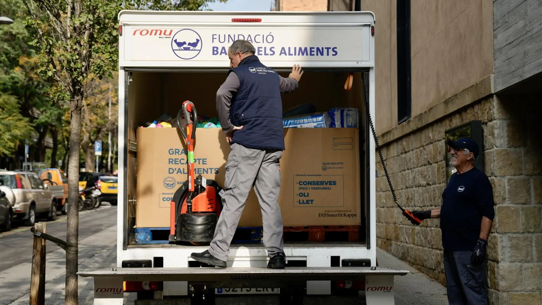 Temporal.- Barcelona recoge 77 toneladas de productos básicos para los afectados por la DANA