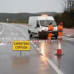 Imagen de archivo de una carretera cortada