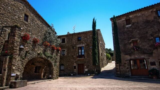 Monells, un pueblo del Baix Empordà