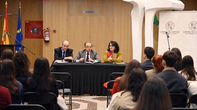  Visita de estudiantes de la Universidad de León al Consejo de Cuentas