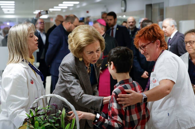 La reina Sofía visita la Fundación Instituto San José e