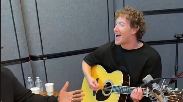 Mark Zuckerberg, ahora cantante: ‘hasta que el sudor caiga por mis pelotas, hasta que esas zorras se arrastren’.