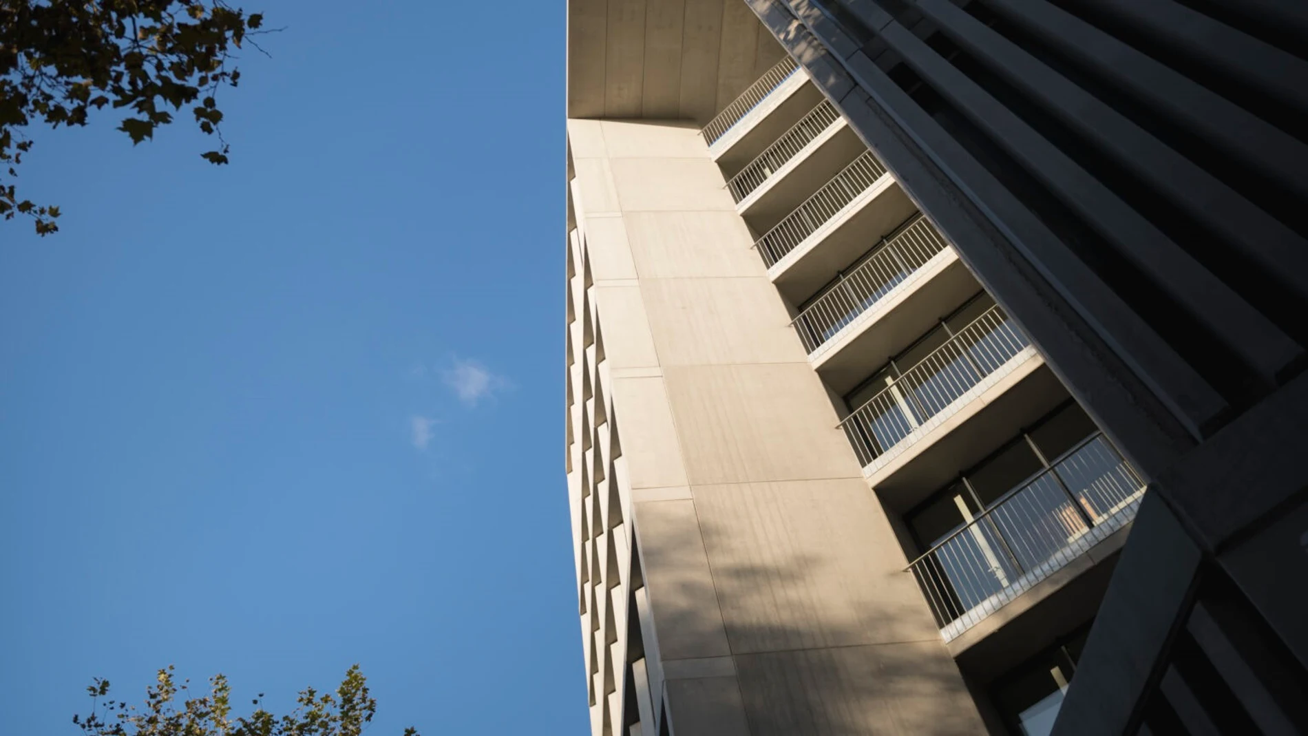 El nuevo edificio destinado a alquiler social construido en el barrio de Poblenou REMITIDA / HANDOUT por AYUNTAMIENTO DE BARCELONA Fotografía remitida a medios de comunicación exclusivamente para ilustrar la noticia a la que hace referencia la imagen, y citando la procedencia de la imagen en la firma 14/11/2024