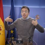 MADRID.-Errejón dice que la denuncia de Mouliaá es "falsa" y pide declarar para "exponer la realidad de los hechos"