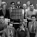 Todo el equipo que diseñó el INTASAT en 1974