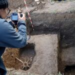 Hallada una fosa común en el cementerio de O Val con hasta 51 víctimas del franquismo