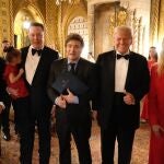 El presidente de Argentina, Javier Milei, junto al presidente electo de Estados Unidos, Donald Trump, y el multimillonario Elon Musk