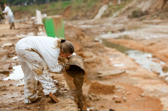 Los voluntarios se vuelcan de nuevo en la ayuda a las poblaciones devastadas por la DANA