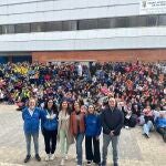 Los concejales Miryam Rodríguez y Roberto Martín durante el encuentro de niños, adolescentes y jóvenes en Salamanca