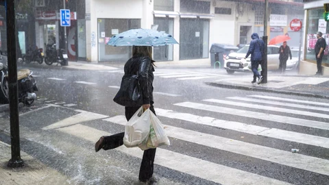 La semana empieza con lluvias en Canarias que llegarán a la Península el miércoles