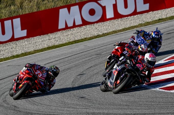 Aleix Espargaró contuvo a Bastianini y a Álex Márquez durante la carrera