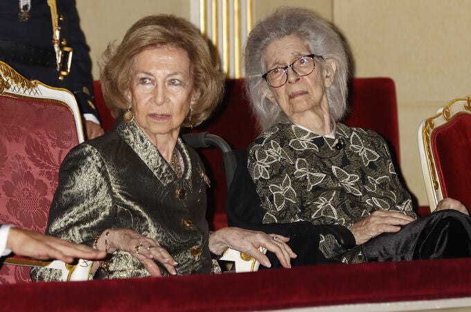 La Reina Sofía e Irene de Grecia en la gala Premio BMW de Pintura en el Teatro Real de Madrid 