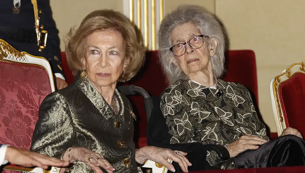 La Reina Sofía e Irene de Grecia en la gala Premio BMW de Pintura en el Teatro Real de Madrid