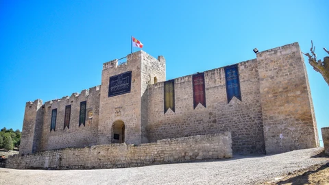 Entrada al castillo de Trigueros del Valle, en Valladolid