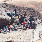 25 personas desoyen los consejos de no subir al Teide y tres han sido rescatadas en helicóptero