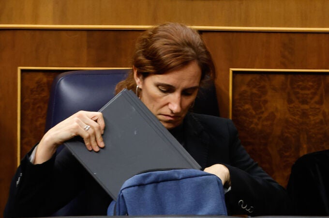 La ministra de Sanidad, Mónica García, durante el último pleno del Congreso de los Diputados.