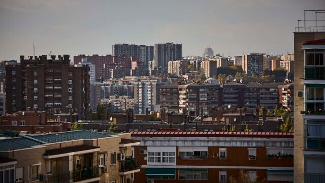 El precio de la vivienda sigue subiendo. Lejos de que se produzca un equilibrio entre la oferta y la demanda, 