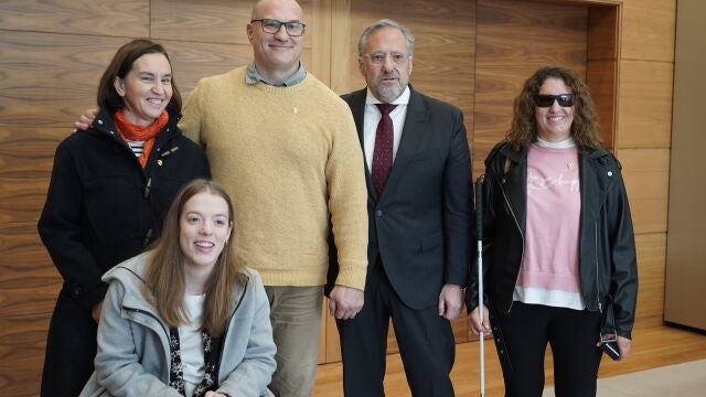 Carlos Pollán junto con los deportistas olímpicos y paralímpicos de Castilla y León