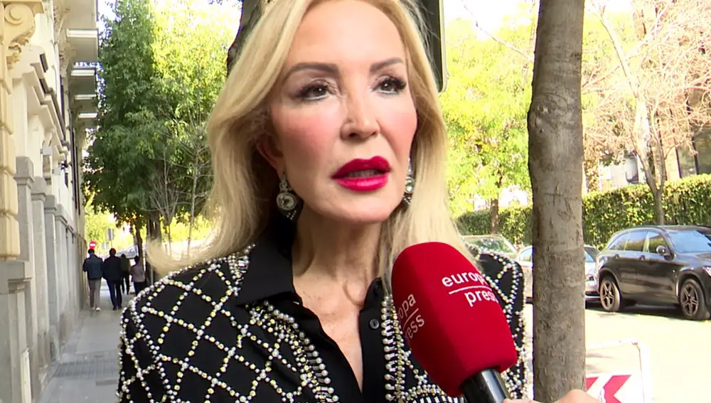 Carmen Lomana sentencia a Ágatha Ruiz de la Prada: "Esta señora me da pena"