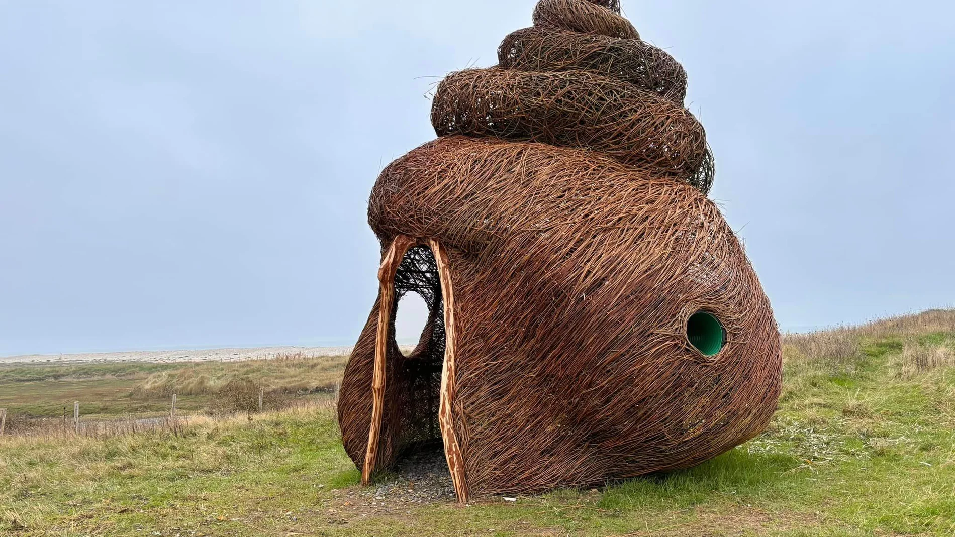 Polémica en Reino Unido por una escultura fallida: "Es una gran caca"