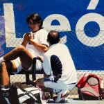 Toni Colom charla con Nadal en un entrenamiento del Challenger de El Espinar, en 2003