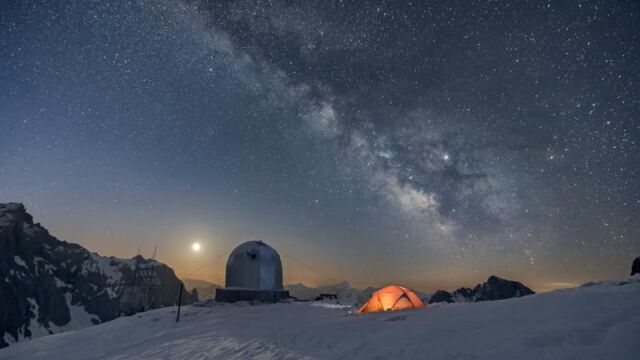 El portaaviones a 2.300 metros de altitud en Picos de Europa donde dormir gratis viendo las estrellas