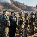 El líder norcoreano, Kim Jong Un, durante una visita a un centro de entrenamiento militar