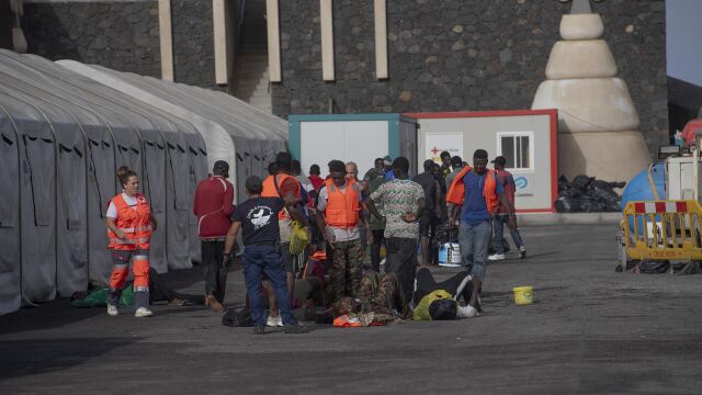 Rescatan dos pateras con 132 inmigrantes en aguas próximas a El Hierro