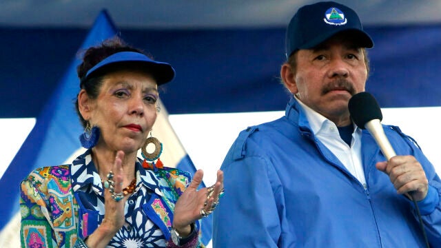 El presidente de Nicaragua, Daniel Ortega, y su mujer, Rosario Murillo