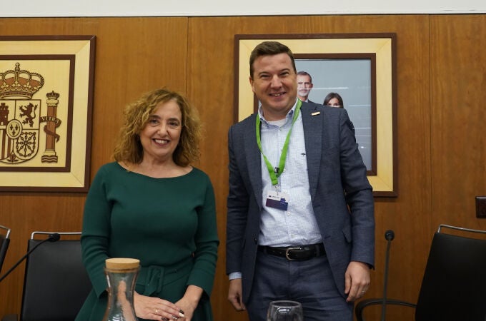 El rector de la Universidad de Hasslet (Bélgica), Bernard Vanheusen, junto a la vicerrectora para el campus del Bierzo, Pilar Marqués, durante su visita a de esta mañana