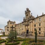 Fachada principal de San Martín Pinario. 