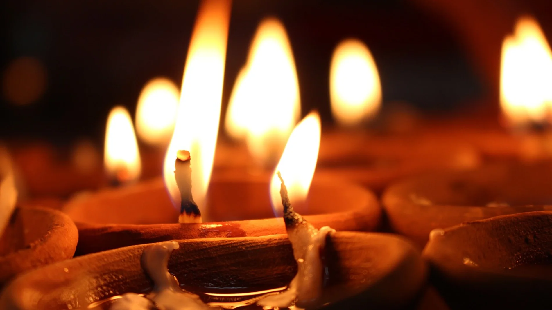 El motivo por el que se debería poner sal en las velas