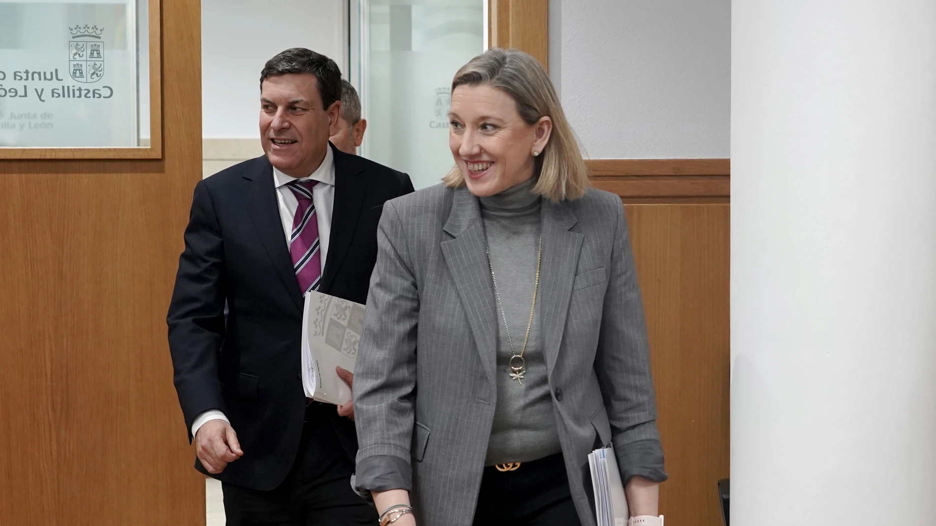Isabel Blanco y Carlos Fernández Carriedo comparecen en la rueda de prensa posterior al Consejo de Gobierno