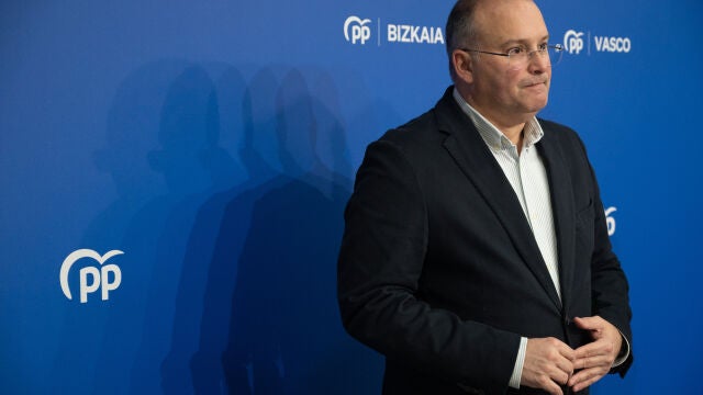 Miguel Tellado viaja a Bilbao para analizar la actualidad política junto al presidente del PP del País Vasco, Javier de Andrés