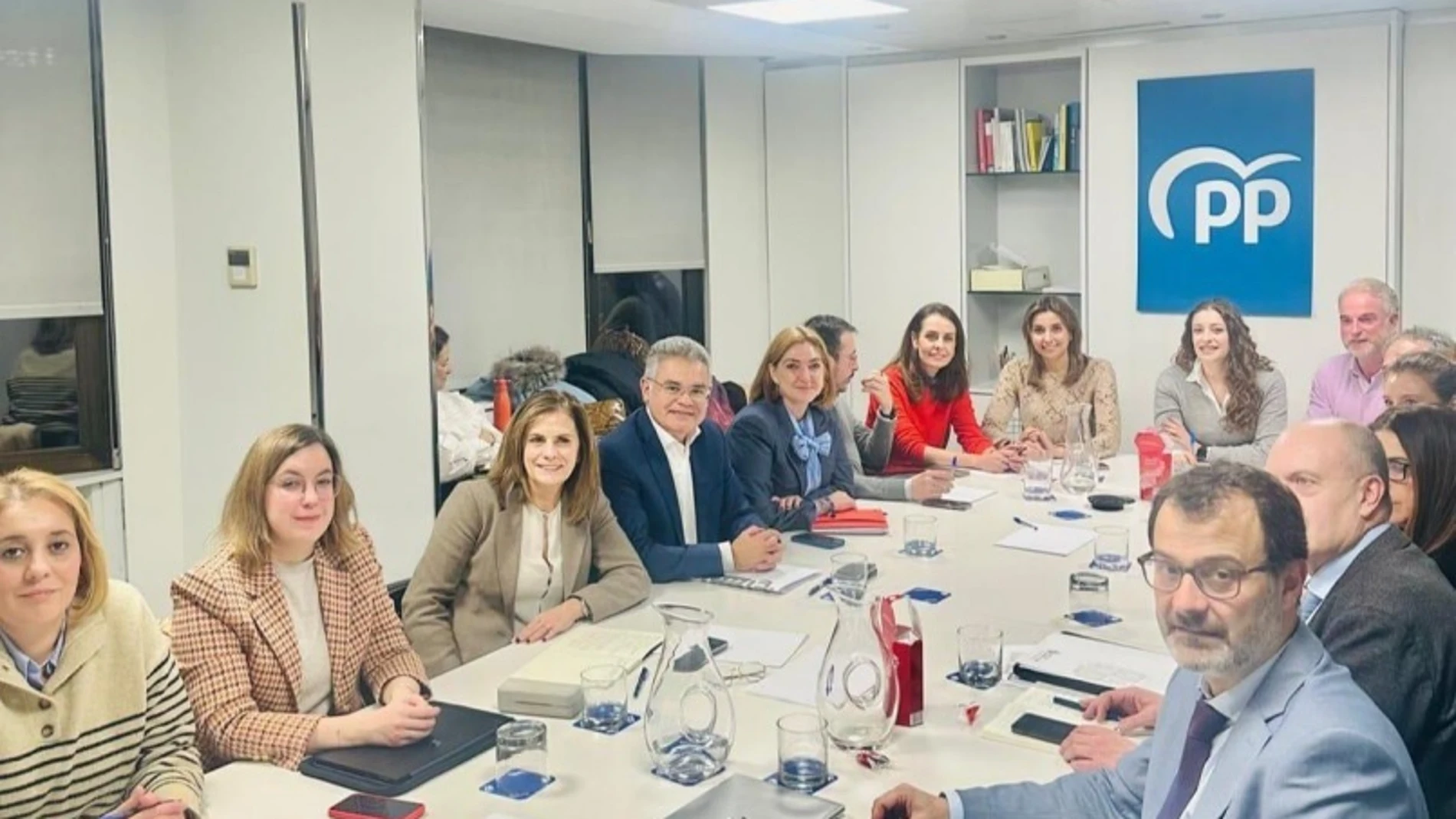 La vicesecretaria de Sanidad y Educación del PP, Ester Muñoz, se ha reunido con secretarios generales, viceconsejeros y directores generales de Educación de las comunidades gobernadas por el PP