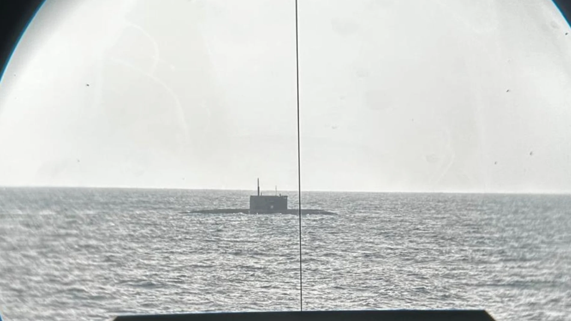 Un submarino ruso, pillado "in fraganti" por un barco de la OTAN cuando emergía en el Atlántico