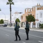 Dos guardias civiles en Gerena (Sevilla)