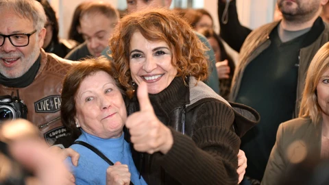 María Jesús Montero, precandidata a las primarias del PSOE-A, mantiene un encuentro con los militantes de Jaén