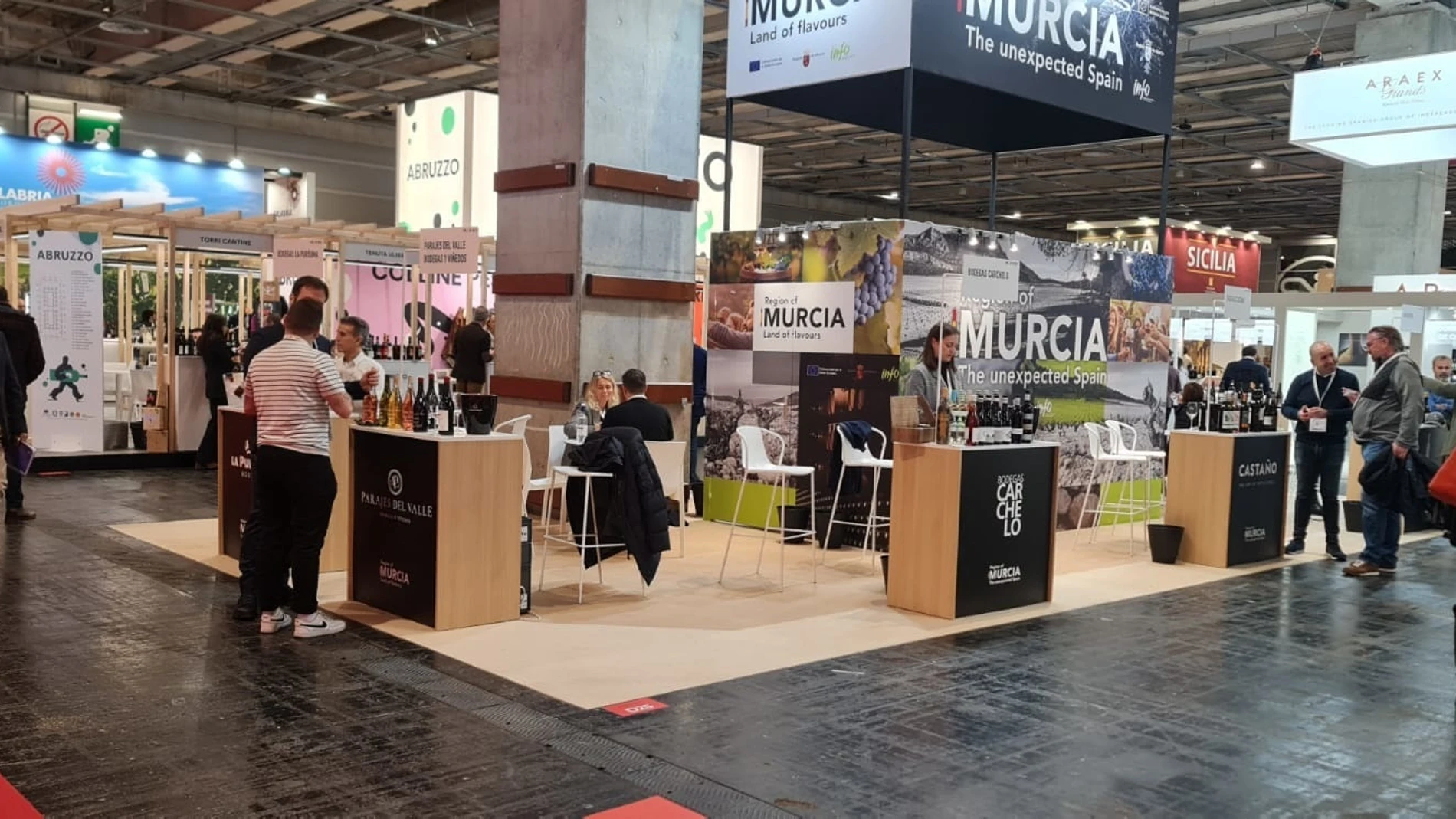 Stand de la Región de Murcia en la Feria Wine de París.