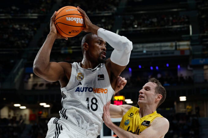 Ibaka cuajó uno de sus mejores partidos con el Real Madrid